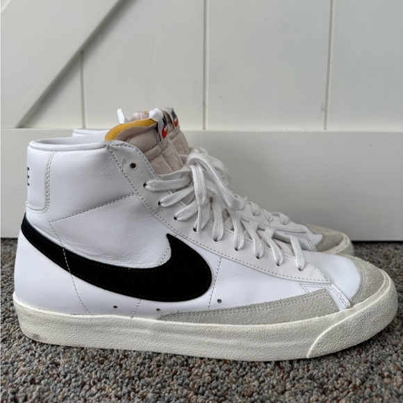 Nike Other - Nike Men's White Black Blazer Mid '77 Vintage BQ6806-100 Sneaker Shoes Size 11.5
